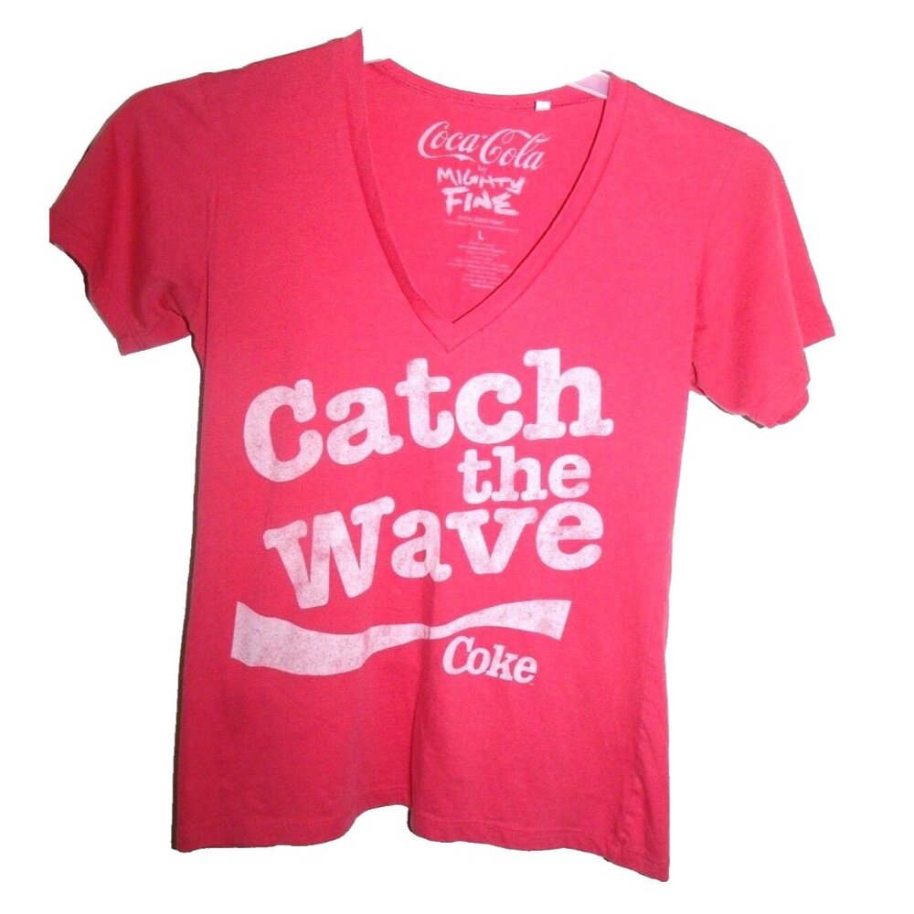 Coca-Cola by Mighty Fine Red‎ White Catch the Wave V-Neck Ladies T-Shirt L